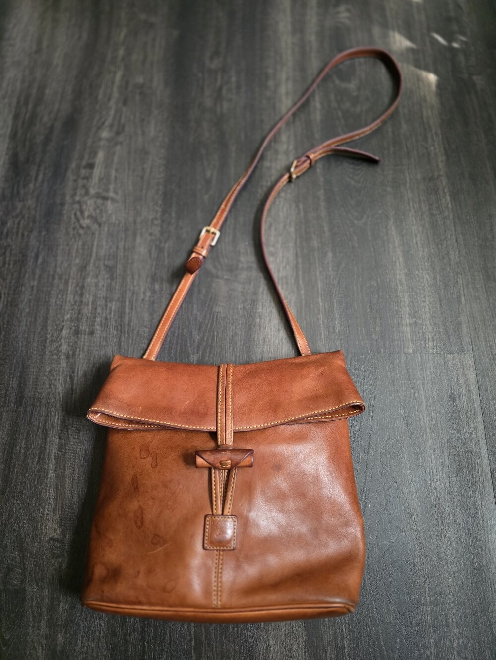 Dooney & Bourke Florentine Leather Toggle Crossbody Bag Natural Tan Duck Logo